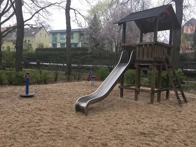 Spielplatz im Frei-Otto Park - Image 1