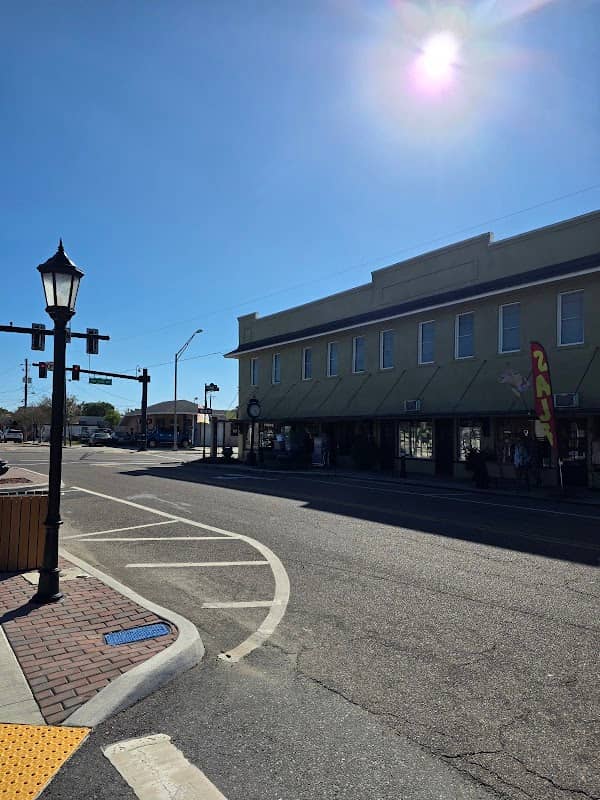 Downtown Lake Alfred - Image 2