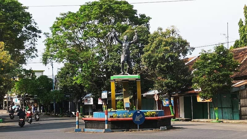 Tugu Bumi Mina Tani - Image 2