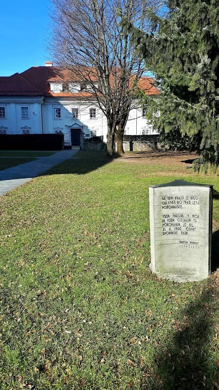 Spominski park - Image 1