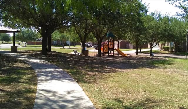 El Sendero Park - Image 1
