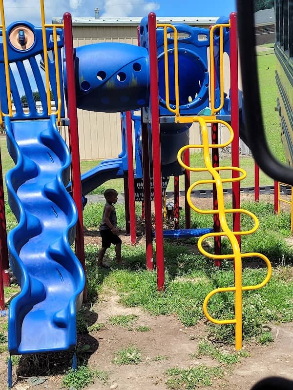 Minnie Cox Park - Image 2