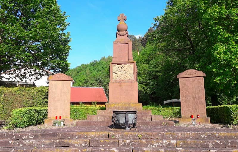 Landscheid WW2 Memorial - Image 1