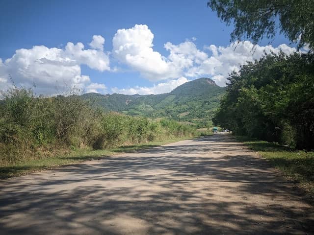 လေးလမ်းဆုံ (ရွှေညောင်-ထီရီး(မွေးမြူရေးဇုန်)-လင်ကွင်း-ညိုမီး-လေးမိုင်ကွေ့ လမ်း(ကျေးလက်လမ်း)) - Image 2