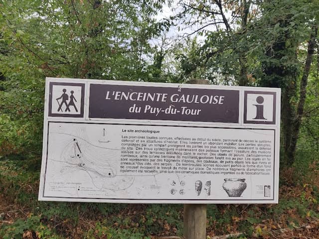L'enceinte gauloise du puy du tour - Image 2