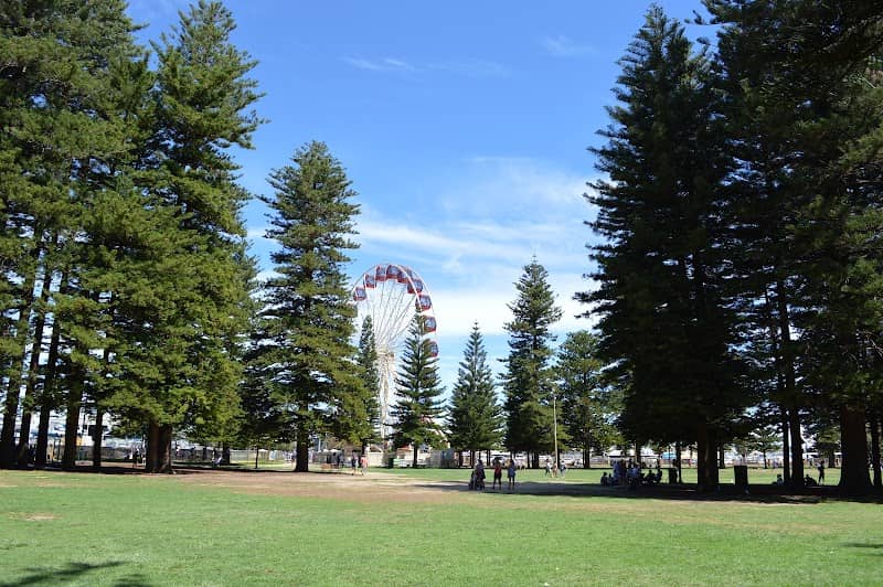 Esplanade Park - Image 2