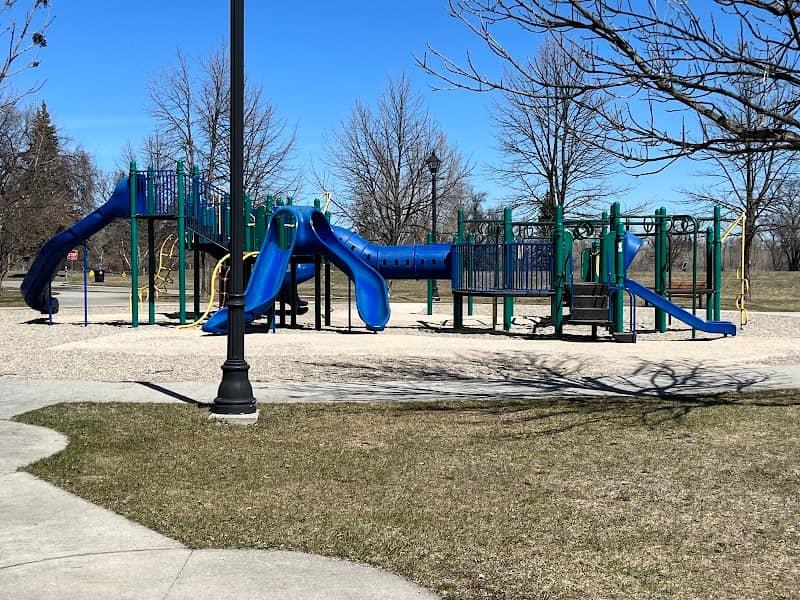 Lincoln Drive Park - Image 2