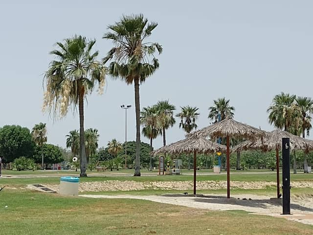 Al nakheel beach - Image 1
