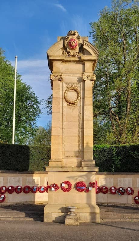Wellingborough War Memorial - Image 1