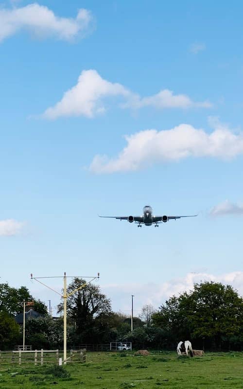 Horton Rd - Heathrow Airport Plane Spotting Area - Image 1