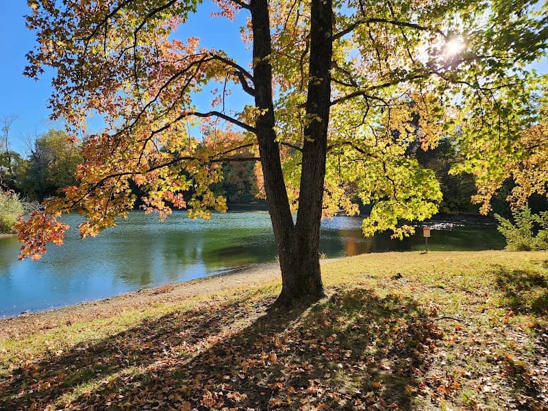 Green Trails Lake - Image 1