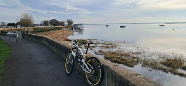 Osea beach huts - Image 2