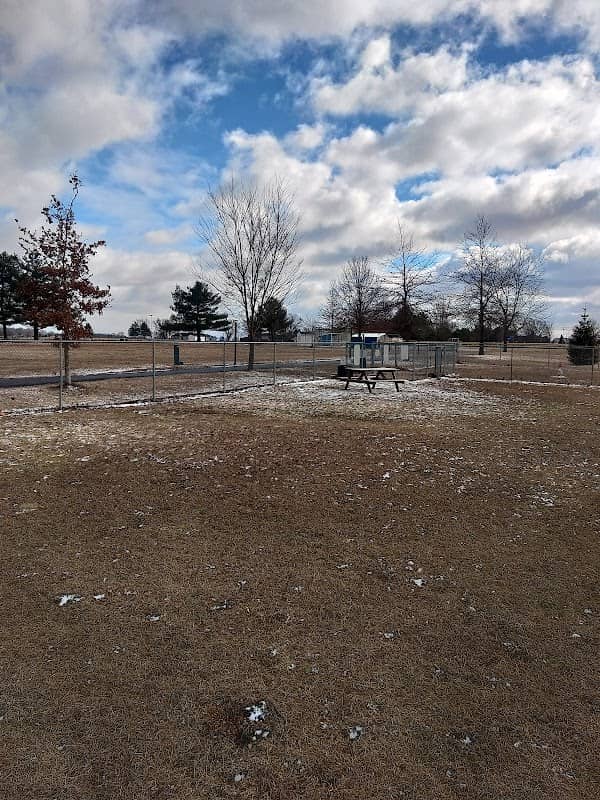 Flora Dog Park - Image 1