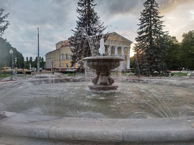 Muzykal'nyy Fontan U Pamyatnika Shilleru - Image 1