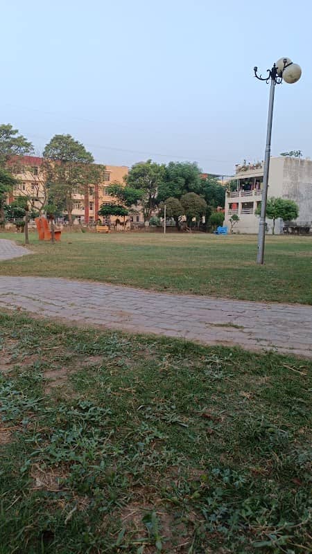 Park, Shiva enclave - Image 1