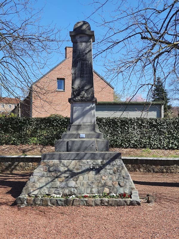 Monument aux Morts de Sart-Dames-Avelines - Image 1
