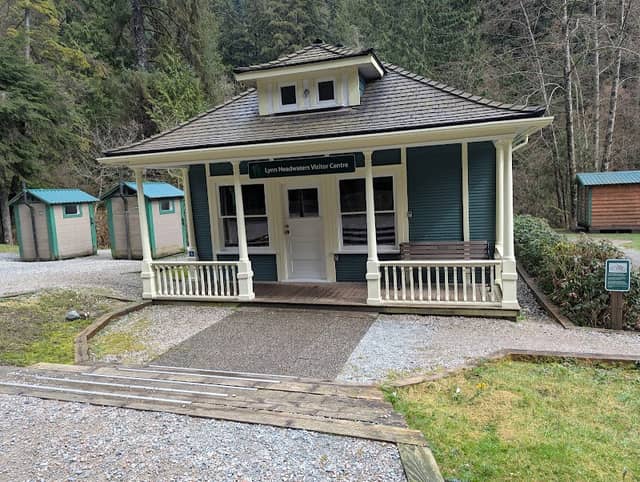 BC Mills House - Image 2