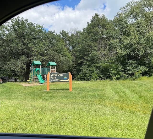 Lone Oak Park - Image 1