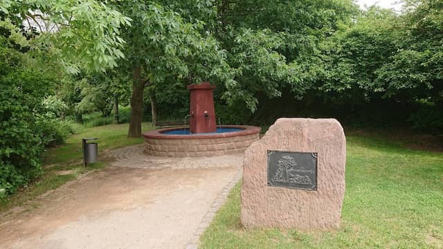 Hirtenbrunnen - Image 1