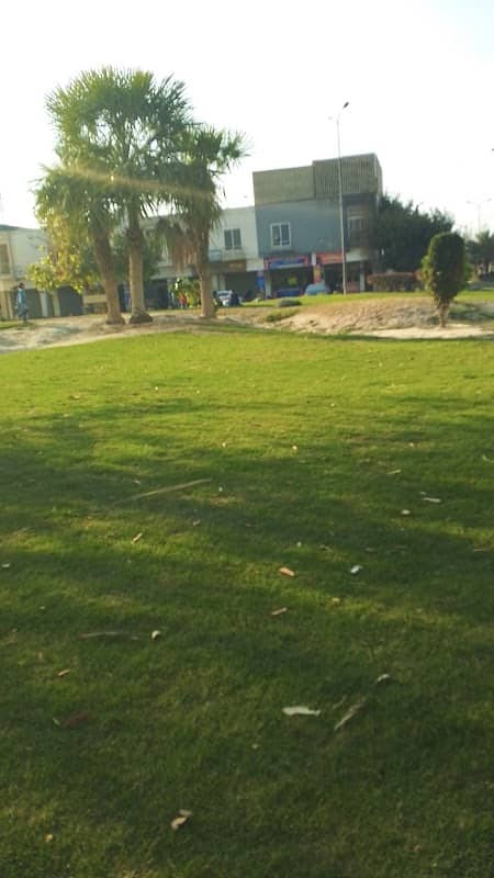 F Block Park - Image 1