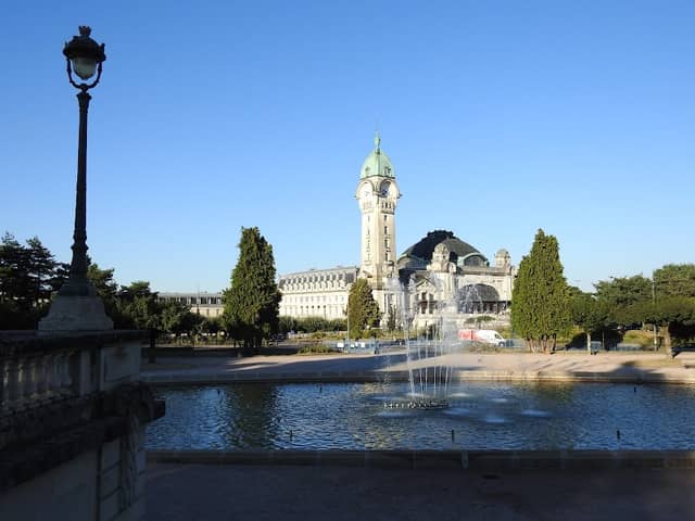 Grand bassin du Champs de Juillet - Image 1