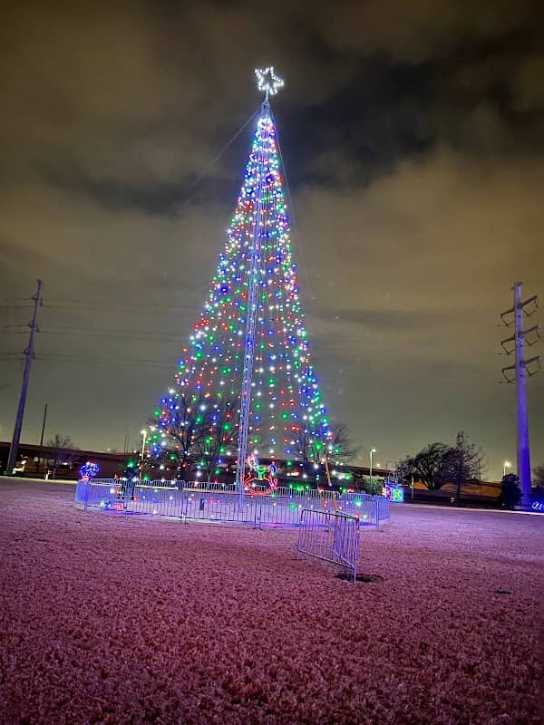 Christmas in the Branch - Image 2