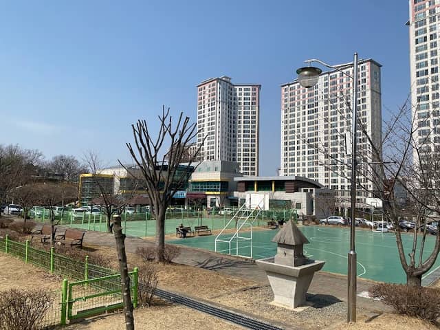 Saejeokgul Park - Image 1