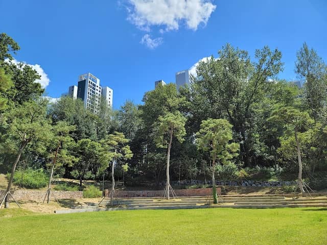 Saejeokgul Park - Image 2