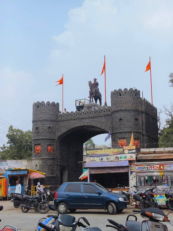 छत्रपती शिवाजी महाराज स्मारक चौक धाड - Image 1