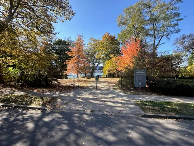 Riverview Park - Image 1