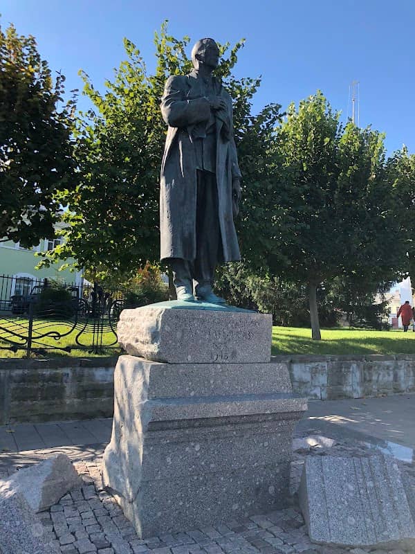Monument to Sergei Rachmaninoff - Image 1