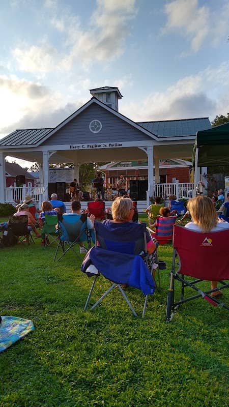 Olde Towne Square - Image 1