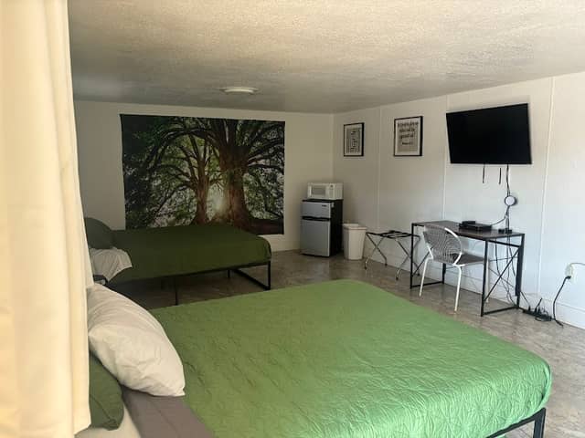 Davis Inn Motel - Image 1