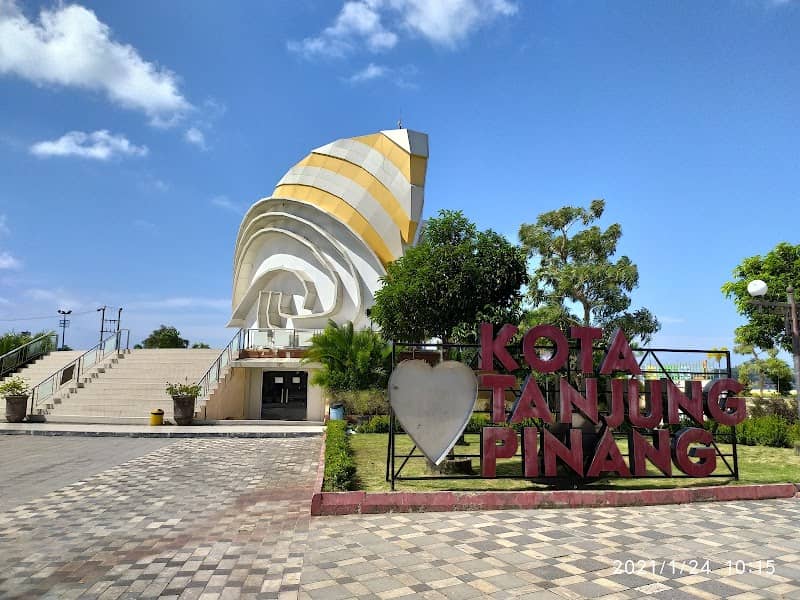 Gong-gong Building - Image 1