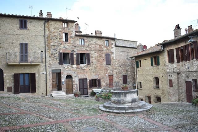 Piazza Vecchietta - Image 2