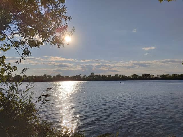 Point at Léon-Gravel Park - Image 1