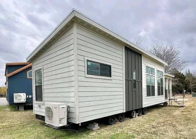 TINY HOUSES FS - Image 1
