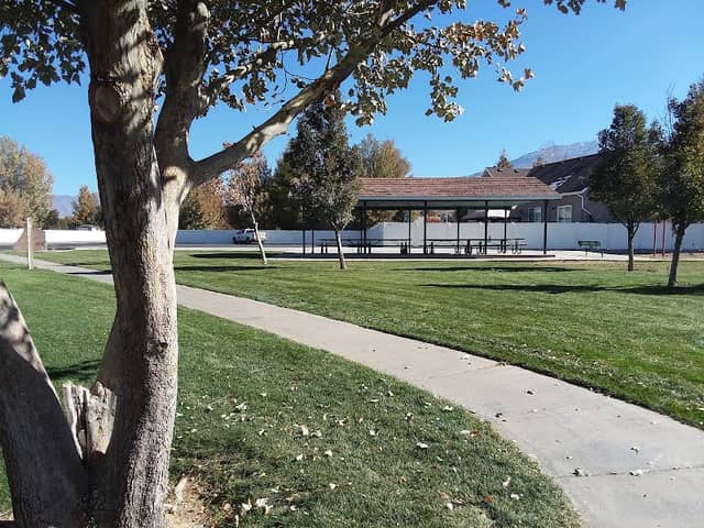 Dry Mountain Park - Image 1