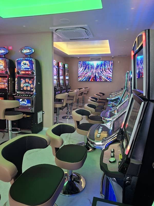 Nuova Era Sala Slot VLT - Image 1