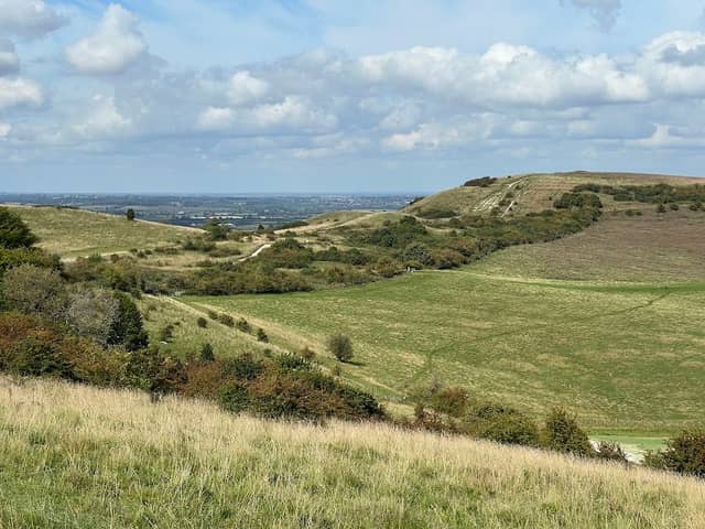CHILTERNS NATURE - IVINGHOE HILLS (parking) - Image 1