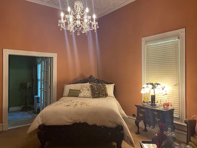 Red Shutter Bed & Breakfast - Image 1