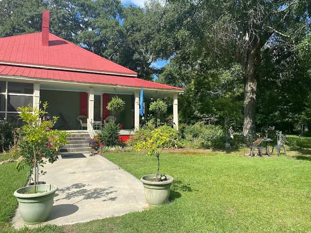 Red Shutter Bed & Breakfast - Image 2