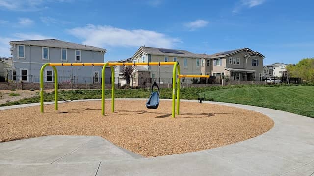 Clover Park - Image 1