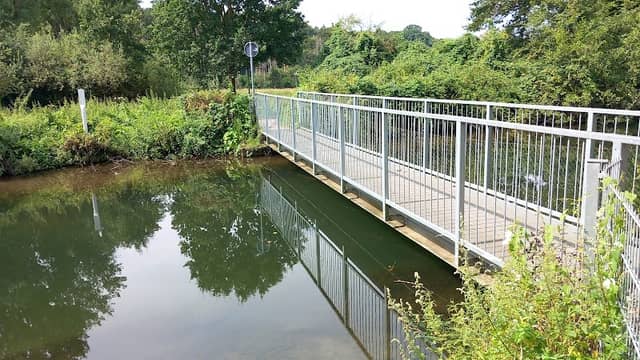 Brücke am Gedenkstein - Image 1
