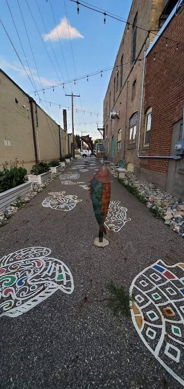 Art Alley - Image 2
