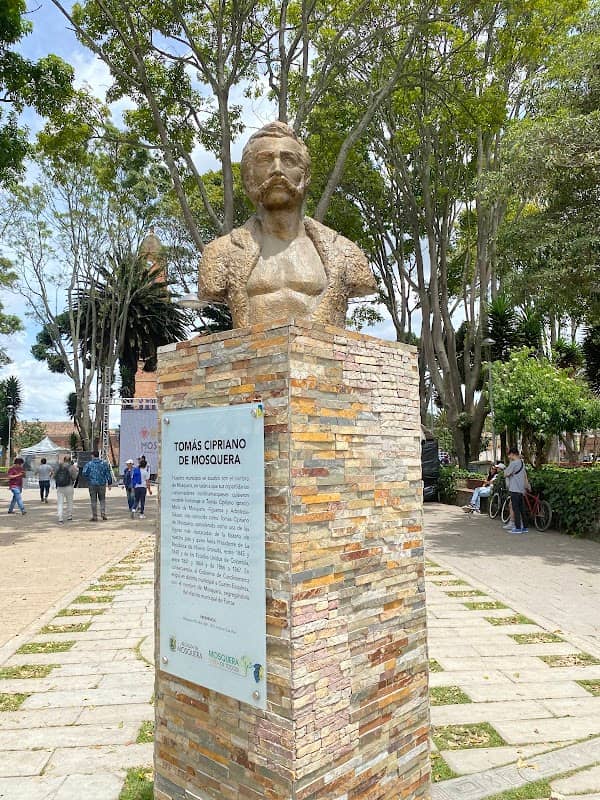 Busto Simón Bolívar - Image 1