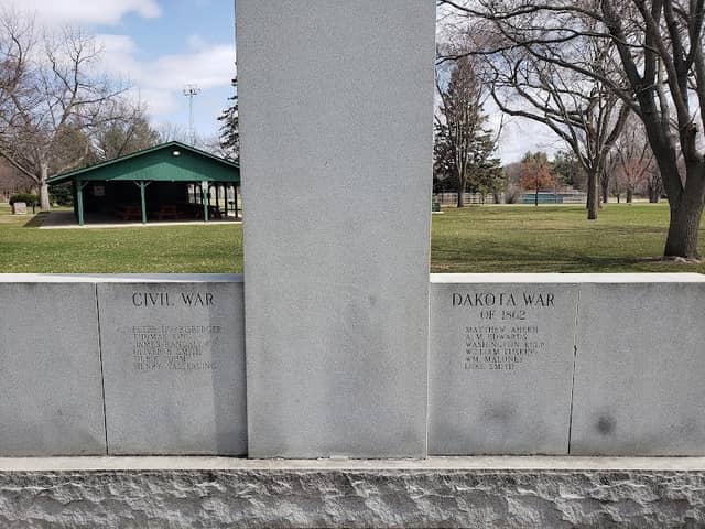Veterans Memorial - Le Sueur - Image 3