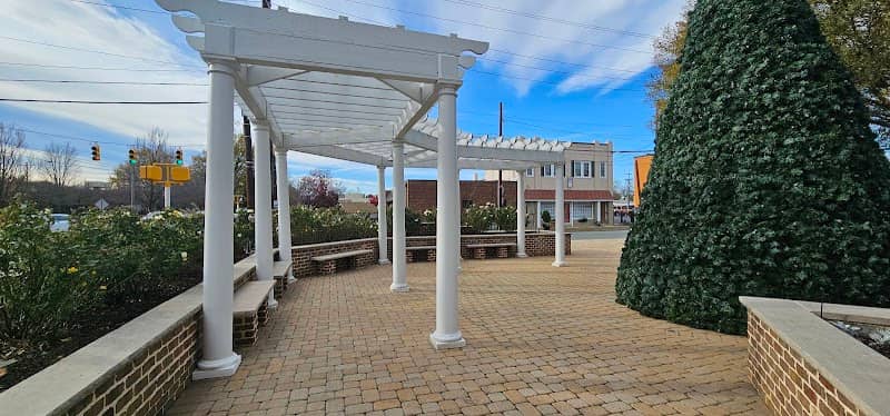 Veterans Memorial Garden - Image 3