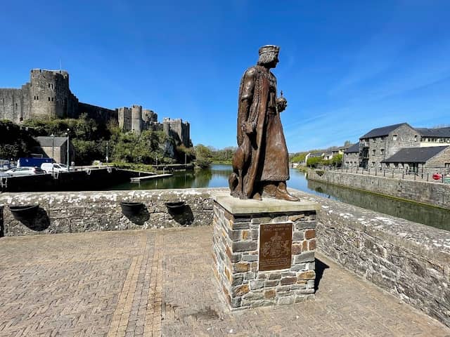 Statue of Henry 7th - Image 1