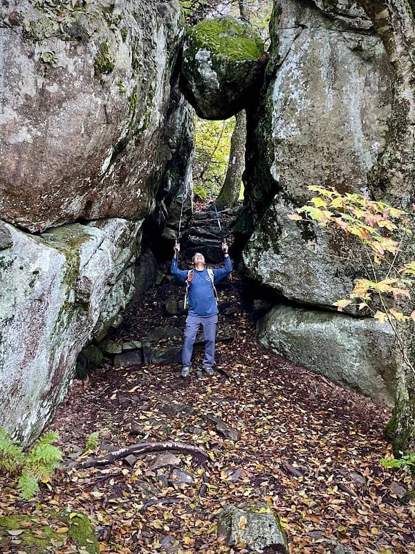 Balance Rock (or the 'Guillotine') - Image 1